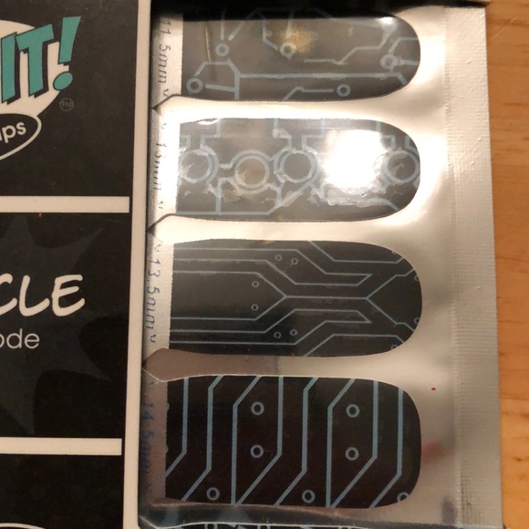 Espionage Cosmetics Light Cycle Nail Wrap - Picture 3 of 3